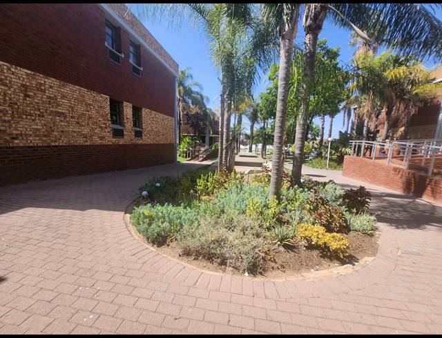 686M² OFFICE TO LET IN RANDJESPARK